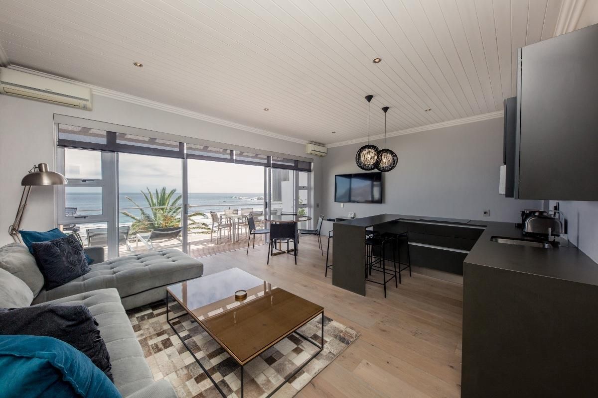Camps Bay Luxury: Dual Airbnb Apartments with Ocean Views! - Photo 2