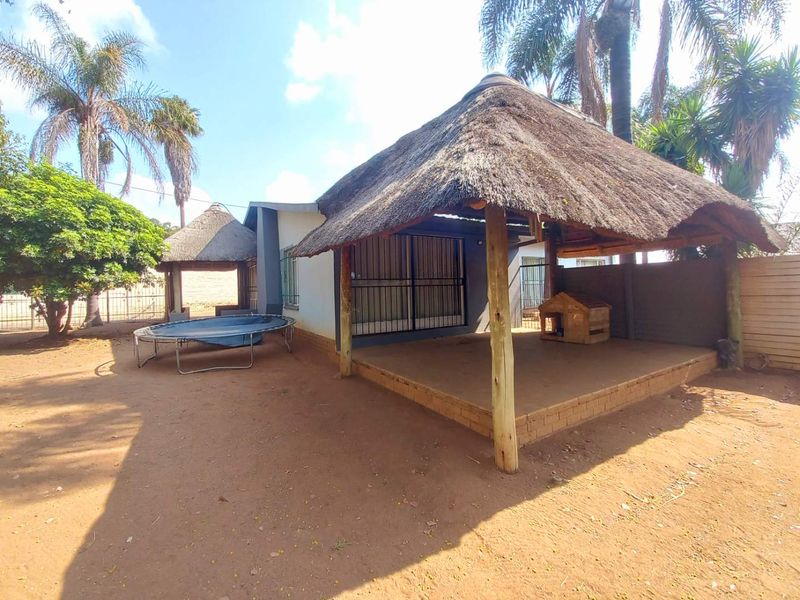 Three bedrooms house for sale in Kwaggasrand - Photo 5
