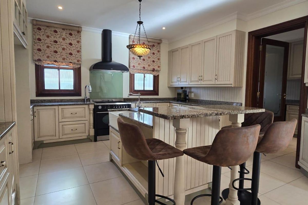 Timeless 4 Bedroom Home with Luxury Estate Living - Photo 2