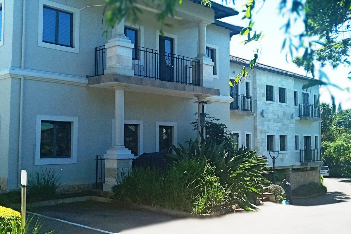 241m2 First-Floor Office with Balcony – Central Hillcrest - Photo 2