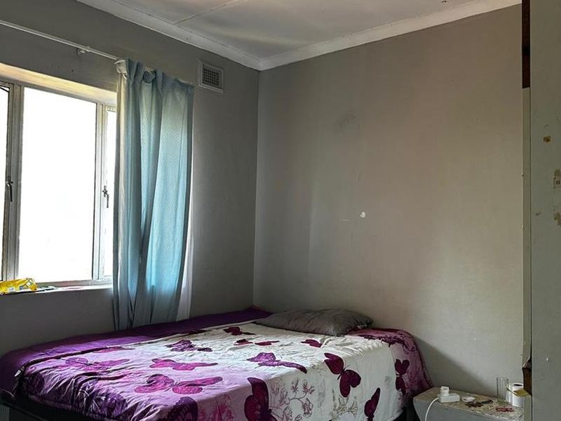 Three-Bedroom Family home in Empangeni Central - Practical Living Space - Photo 8