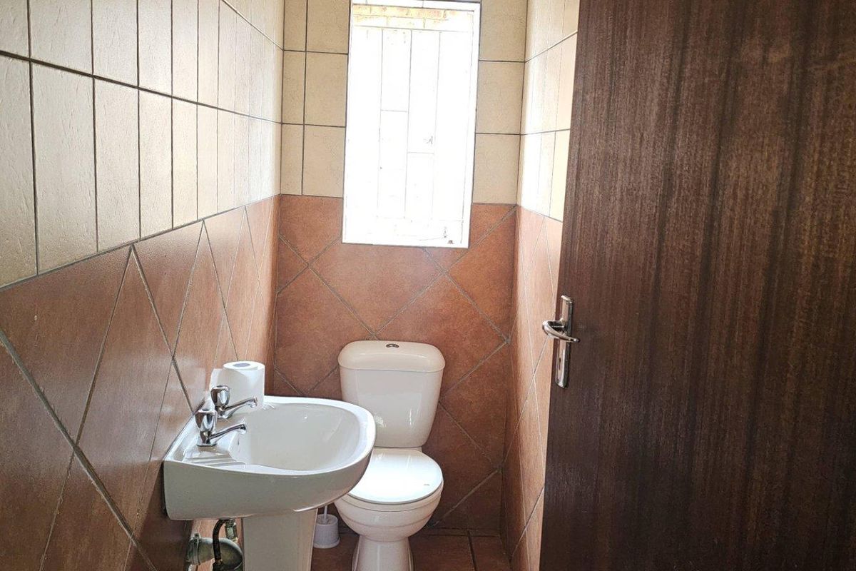 2 bedroom house for sale in Brits Central - Photo 3