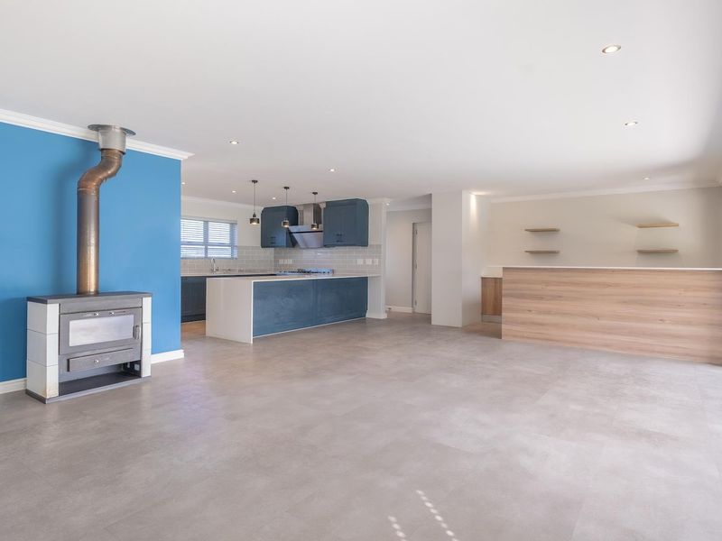 Spacious 3 Bedroom Home in Sought After Estate Available for Rental - Photo 8