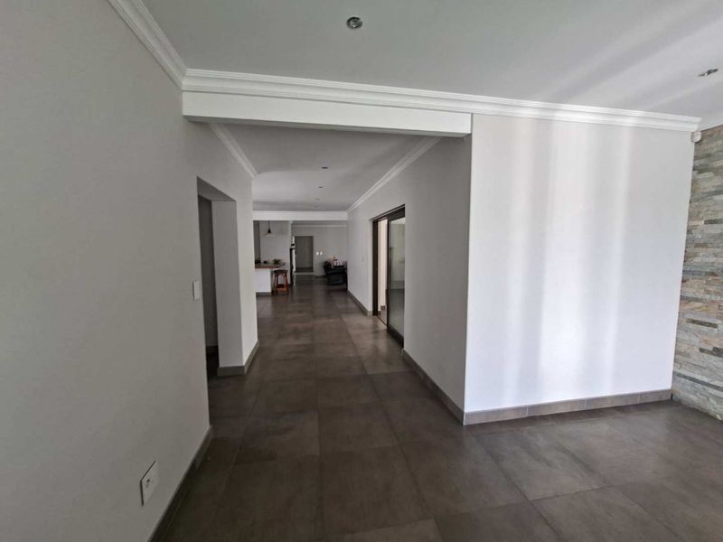 Location! Location! Location! - Photo 6