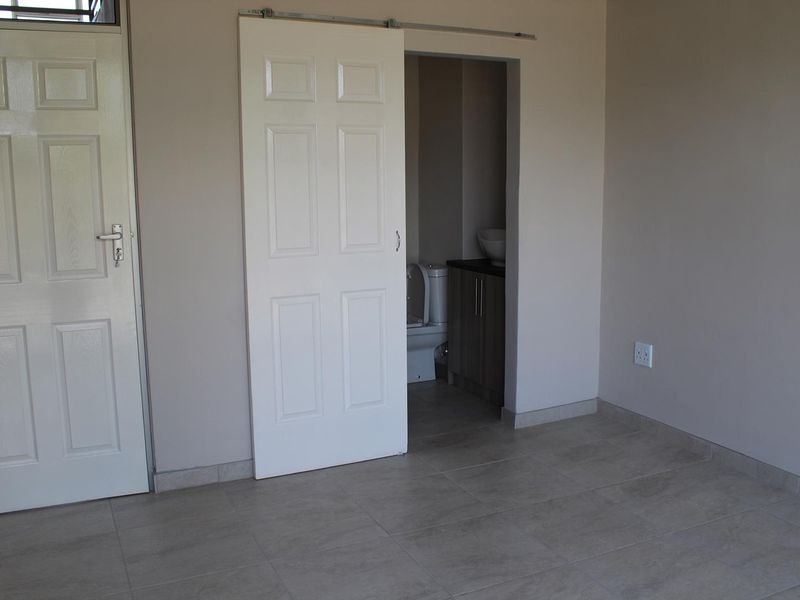 Eureka Court Spacious Apartment - Photo 7