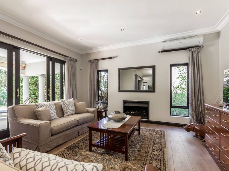 GRACIOUS 5 BEDROOM HOME IN DAINFERN VALLEY ESTATE - Photo 3