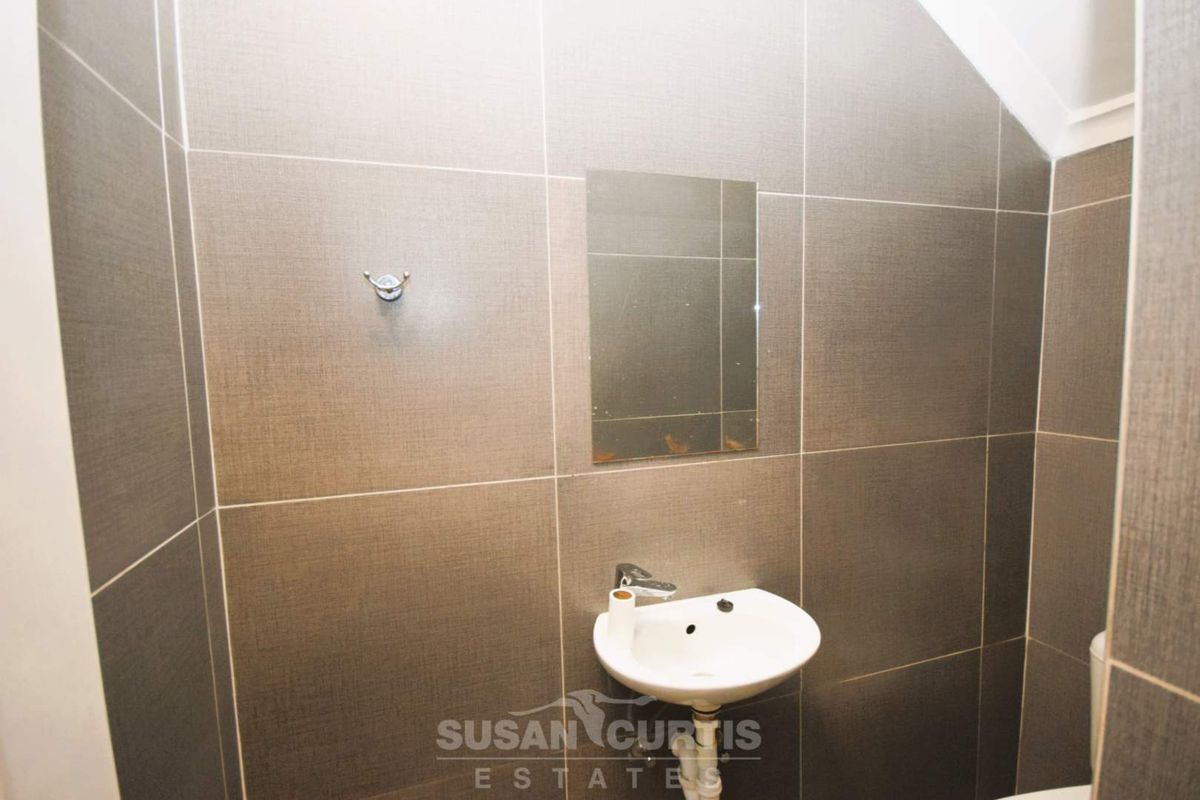 DUPLEX TOWNHOUSE IN KRAMERSDORP - Photo 4