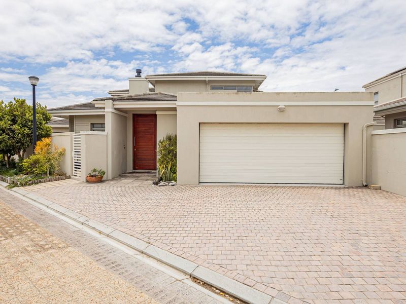 Exclusive 4-Bedroom Double-Storey Home in Sunset Beach’s Only Fully Walled, Beachfront Security Estate - Photo 3