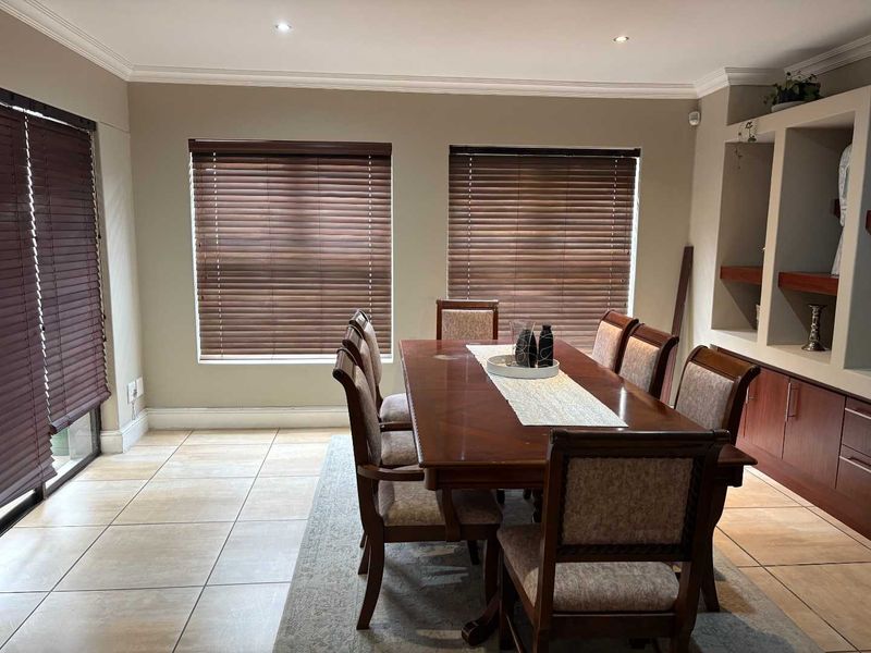 WEST BEACH Fully furnished 6 bedroom home - Photo 5