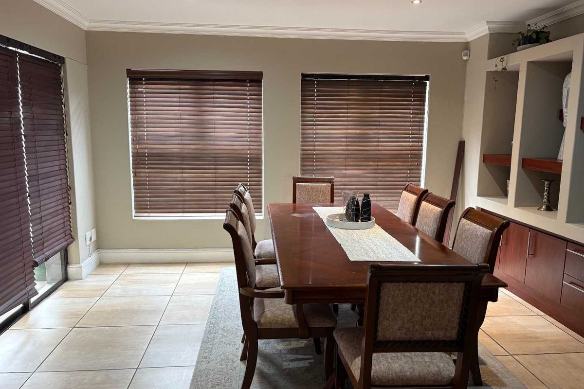 WEST BEACH Fully furnished 6 bedroom home - Photo 5