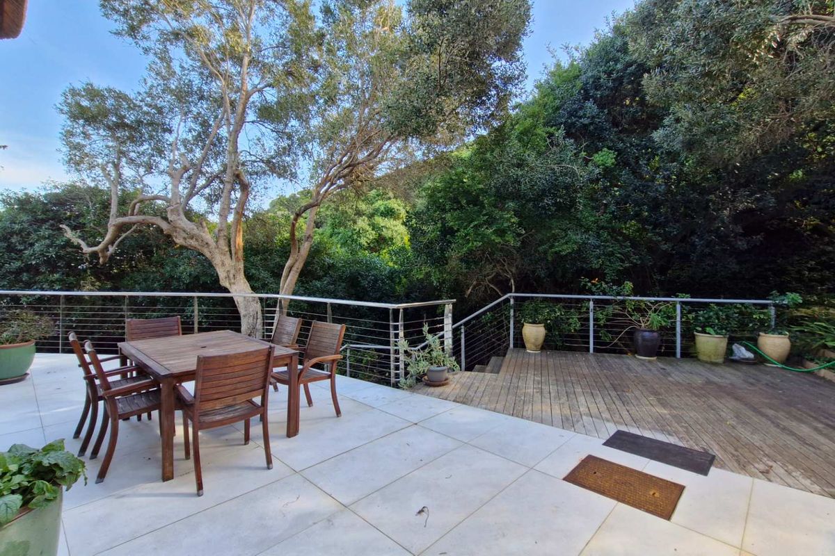 Exclusive Mountside Sanctuary: Breathtaking Chapman’s Peak, Valley & Ocean Views - Photo 4