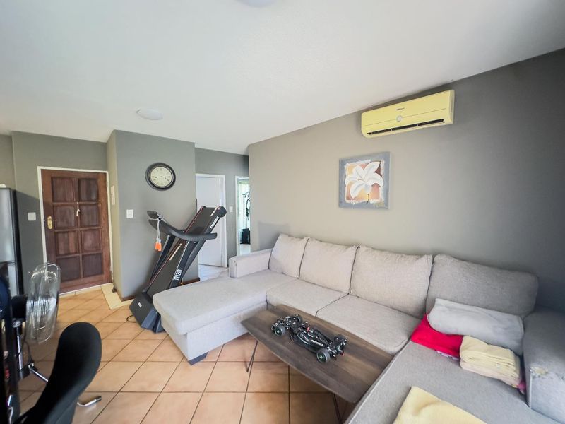 2 Bedroom Townhouse with a Private Garden - Photo 8