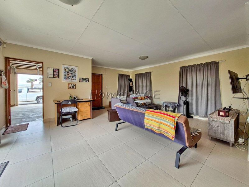Hermes, Walvis Bay:  Neat 3 Bedr Townhouse is for Sale - Photo 9