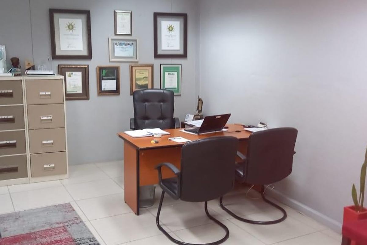 A GRADE OFFICE FOR SALE - KLEIN WINDHOEK - Photo 3