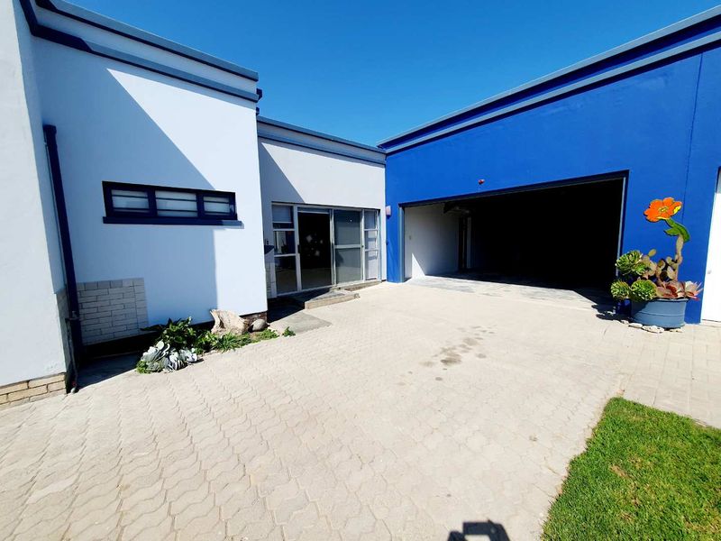 Here is a 520m2 spacious living house on a 1,056m2 erf. - Photo 7