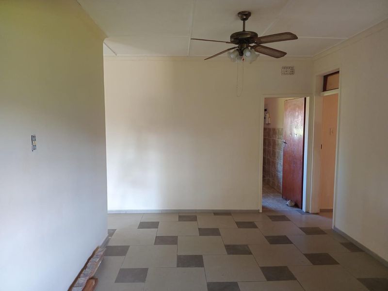 Comfortable & Spacious 3-Bedroom Family Home - Photo 4