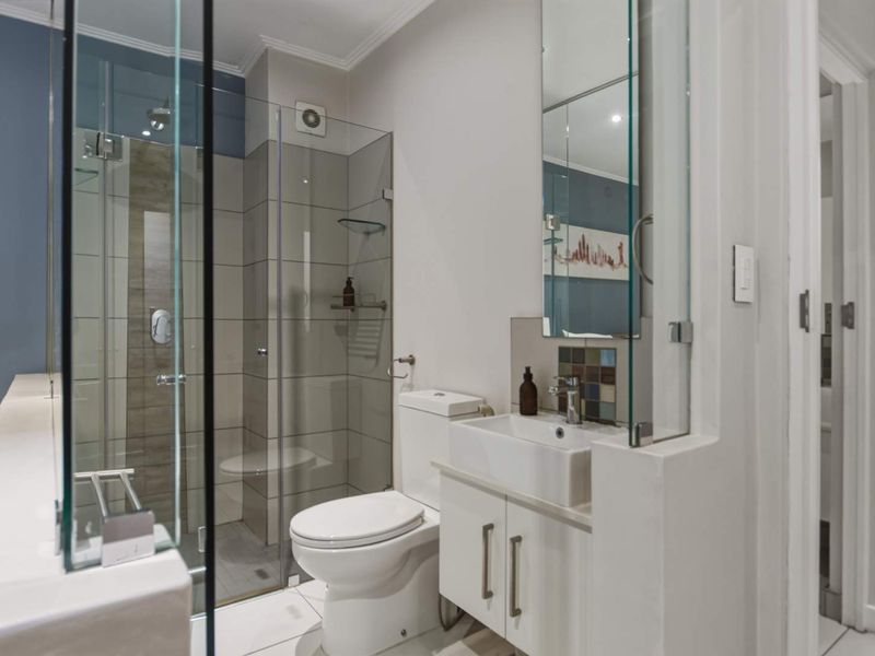 Experience elevated city living in the heart of Rosebank. - Photo 10