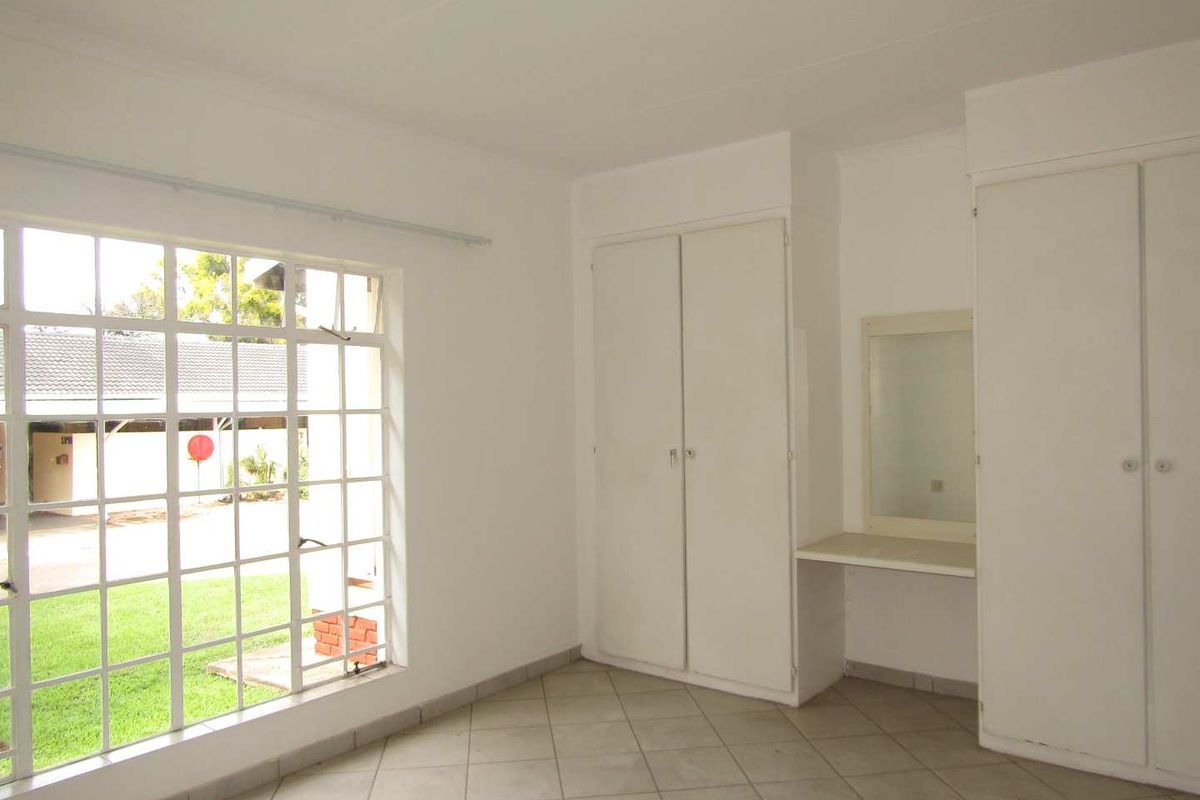 Charming Life -Rights Home in sought-after Retirement Village - Photo 5