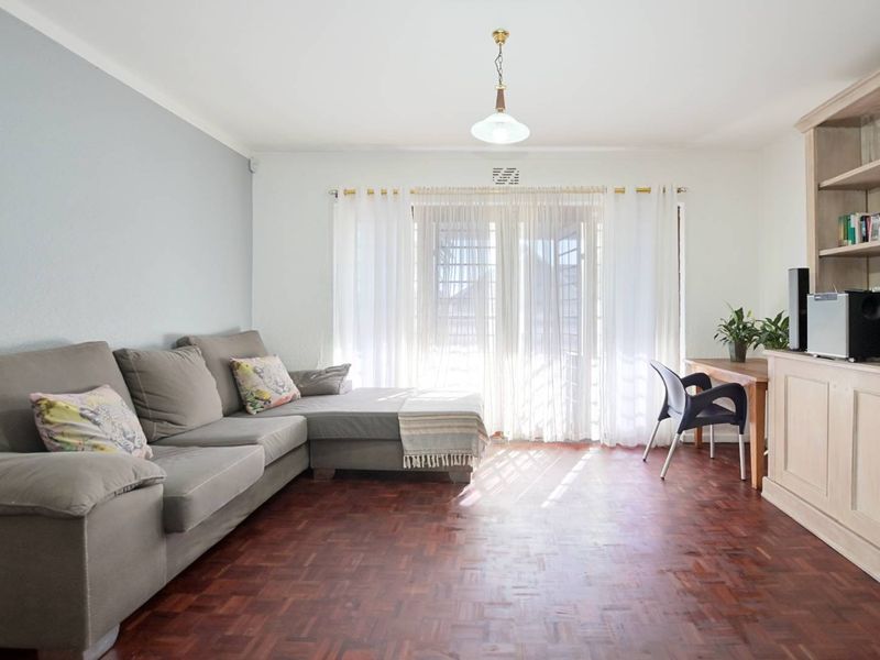 Ground floor Apartment with spacious living and entertaining potential - Photo 5