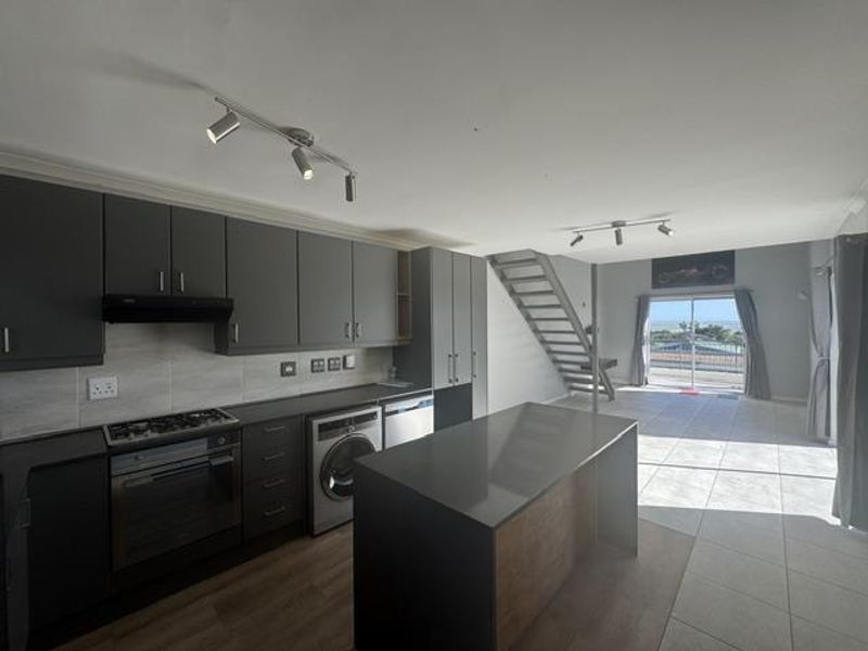 Top floor modern loft apartment for decerning investors! - Photo 2