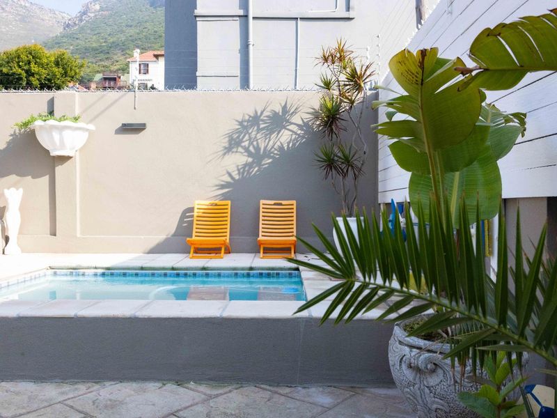 Iconic Muizenberg Property | 2 Apartments | Sold as Going Concern | Guesthouse/Commercial Potential - Photo 3