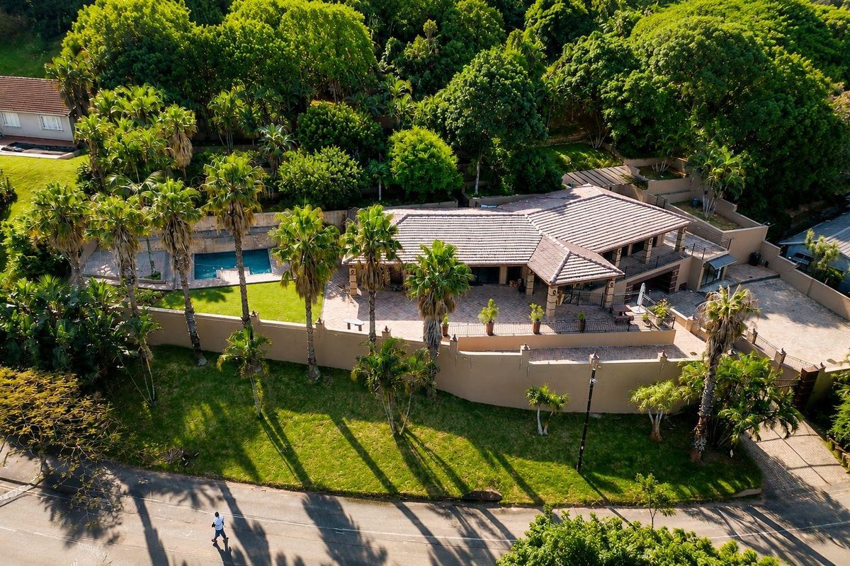 HENDRA - ELEVATED LUXURY RESIDENCE WITH PANORAMIC VIEWS AND FLATLET - Photo 4