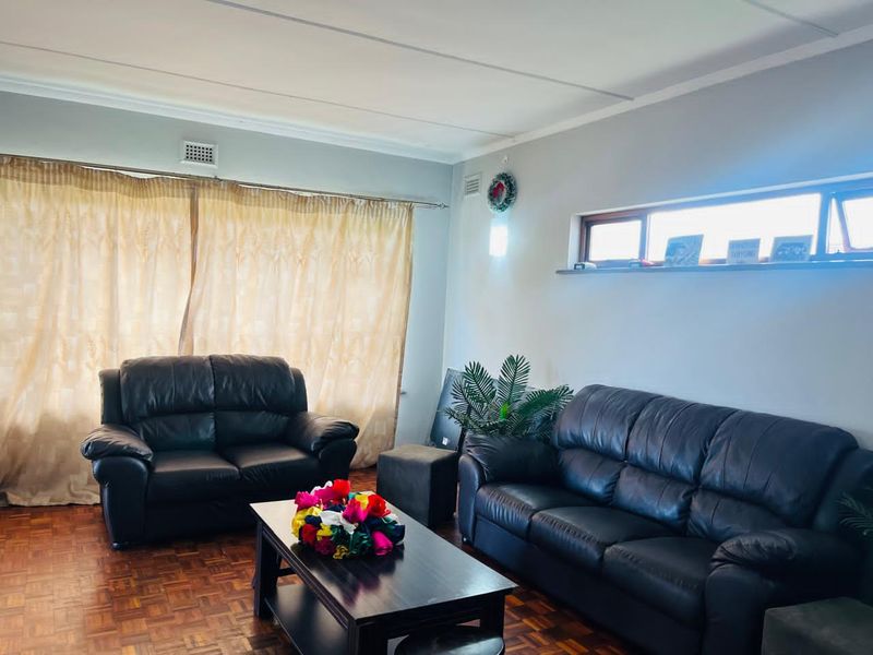 INPRESSIVE DOUBLE STORY PROPERTY - Photo 9