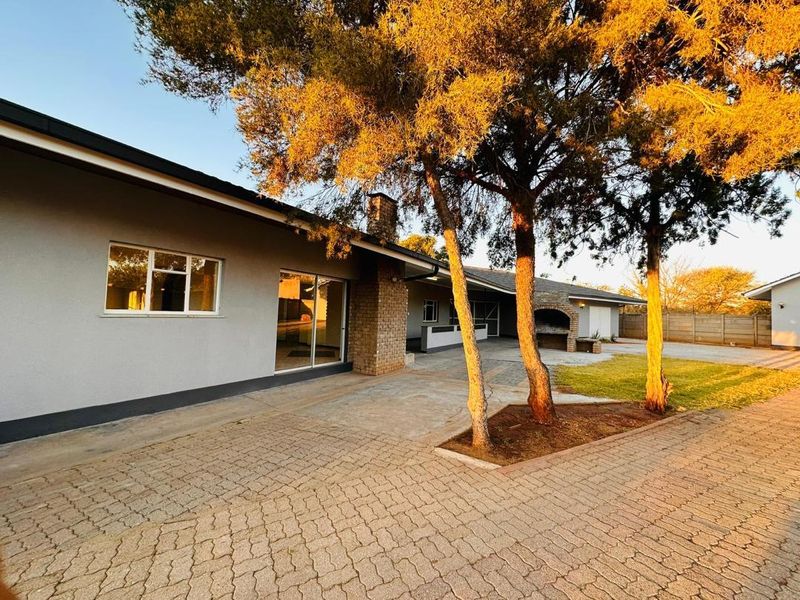 3x Bedrooms House with Flats For Sale in Tsumeb With 2x Bedrooms Flat - Photo 4
