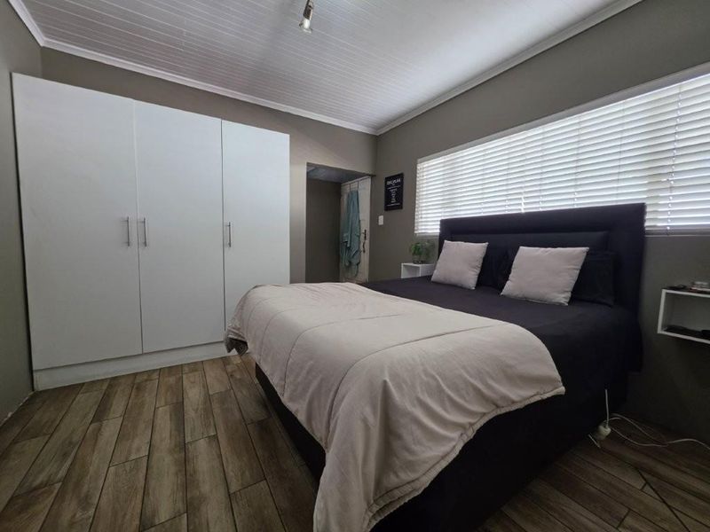 Large Family Home with Flatlet - Photo 9