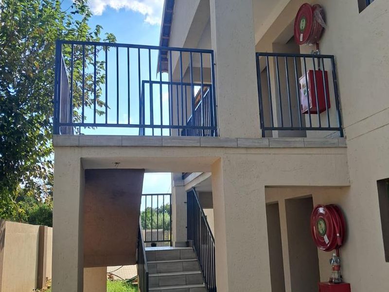 1 Bedroom Apartment To Rent in Pretoria North - Photo 2