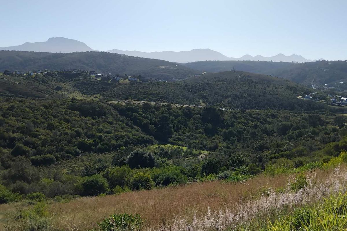 AVONDDANS: STUNNING  882 M2 VACANT LAND WITH MOUNTAIN VIEWS !!! - Photo 2