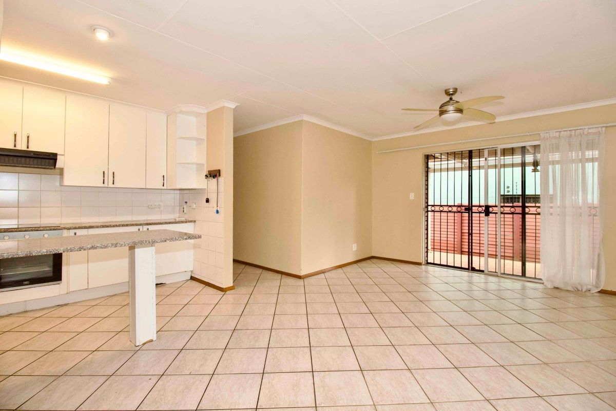 The ideal home in a great neighbourhood - Photo 5
