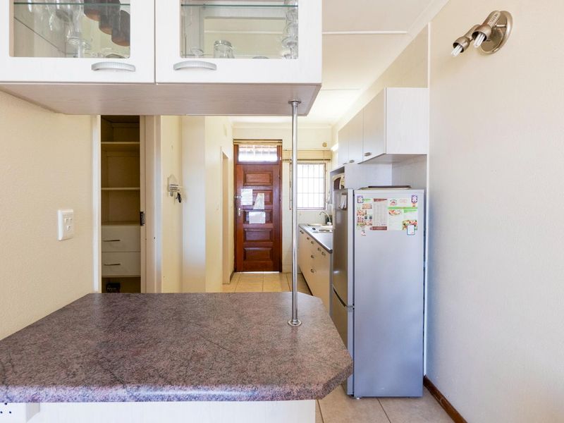 On the beach - Photo 7