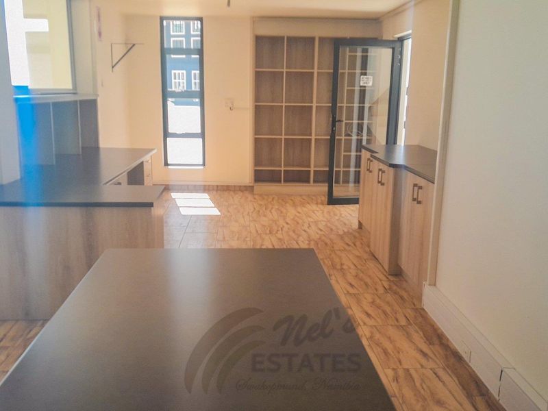 Corner warehouse with offices for sale in Industrial Area - Photo 7