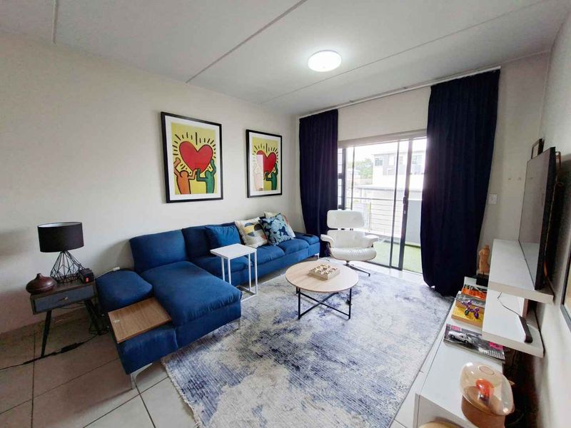 Lovely 2 bed, 1 bath 2nd floor apartment for sale in Eden, Sandton - Photo 4