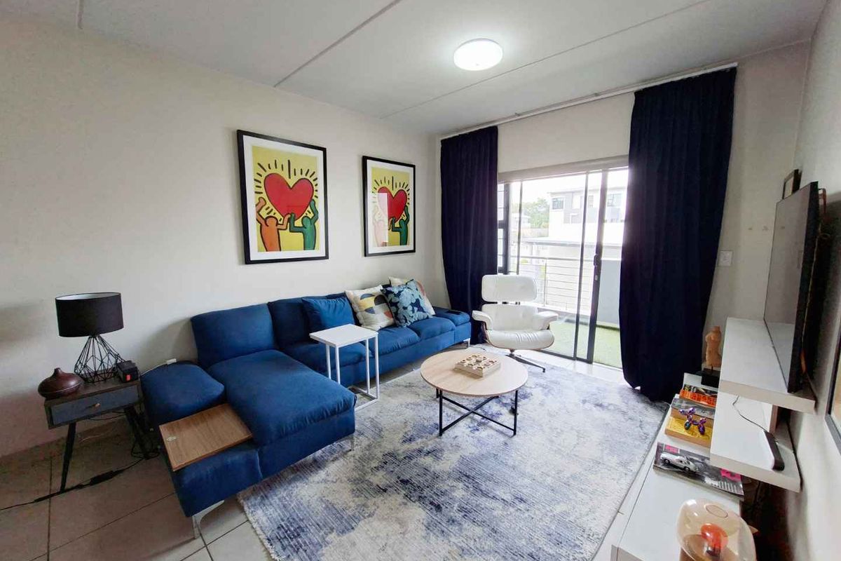 Lovely 2 bed, 1 bath 2nd floor apartment for sale in Eden, Sandton - Photo 4