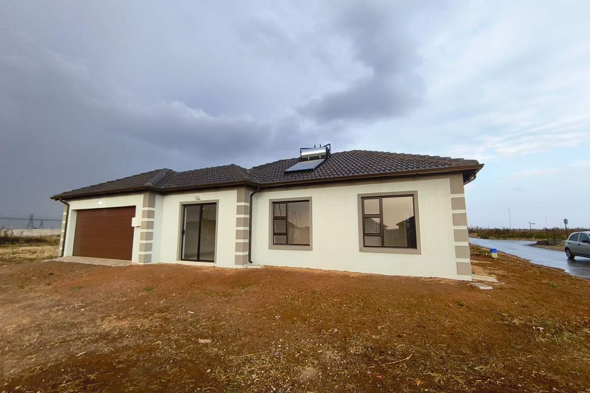 Spacious 3 Bedroom Home for Sale in Windmill Park Ext 32 - Photo 4