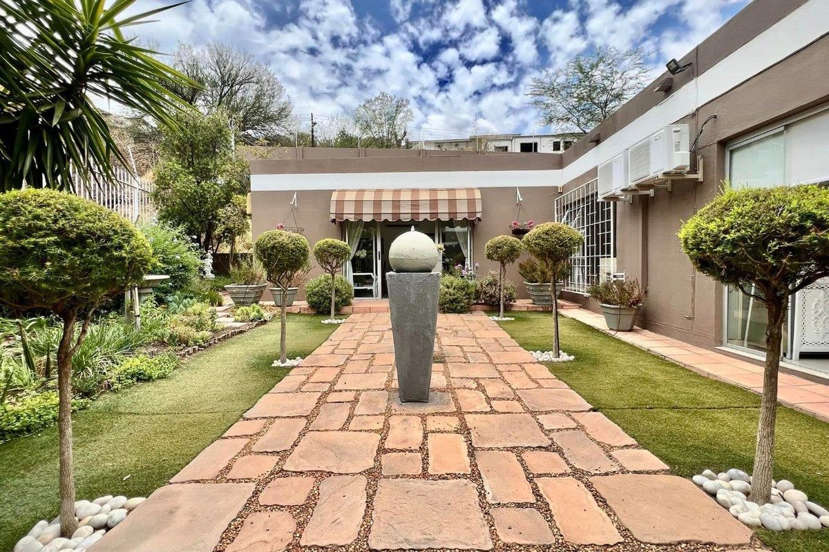 KLEIN WINDHOEK  N$ 9 260 000 - Photo 2