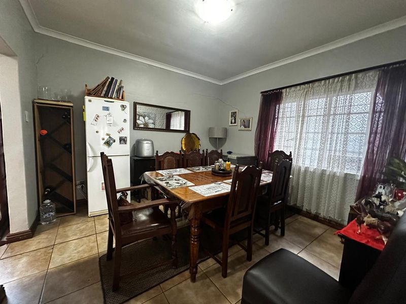 Dream Family Living in Bayswater - Photo 7