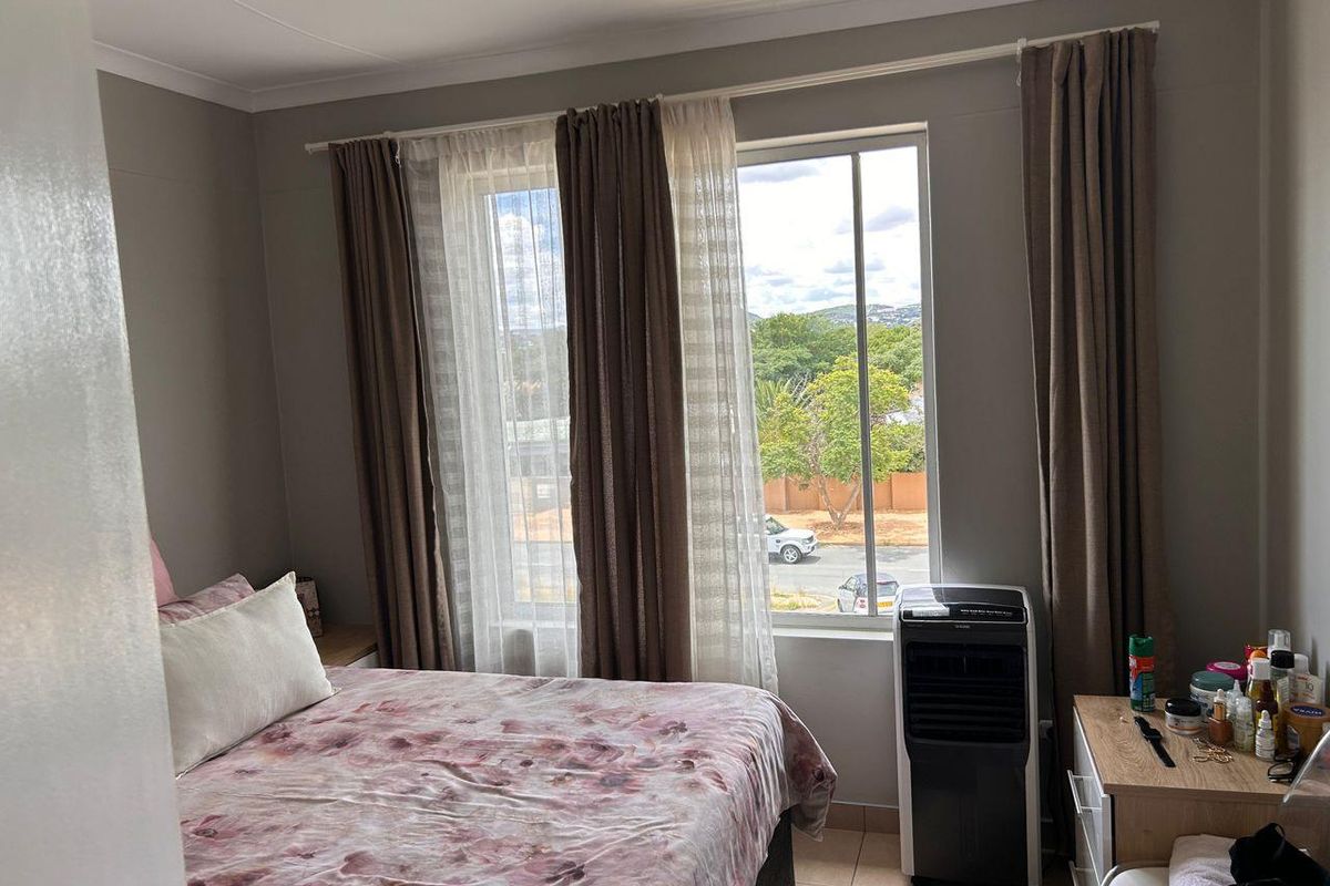 Newly couple or Young Professionals - Photo 2