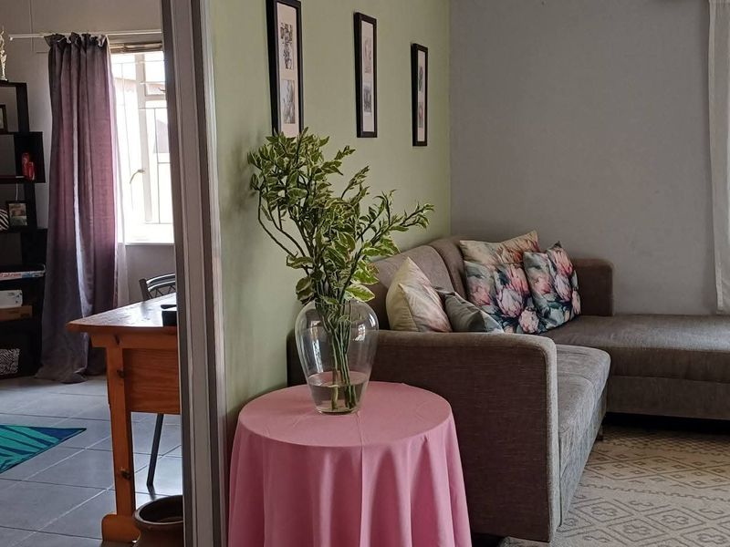 Charming Family Home with Conversion Potential! - Photo 8