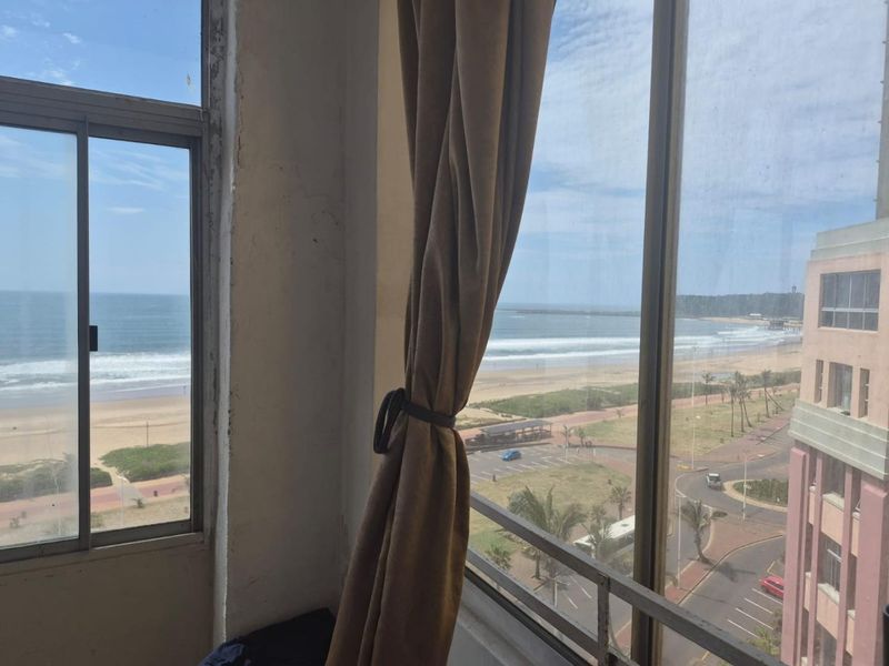 Luxurious 2.5 Bedroom Apartment on Durban's Golden Mile R 1 300 000 - Photo 7