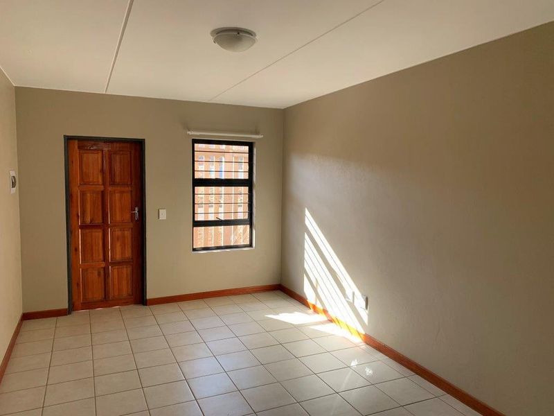 2 BEDROOM FLAT TO RENT IN ELANDSPOORT - Photo 7