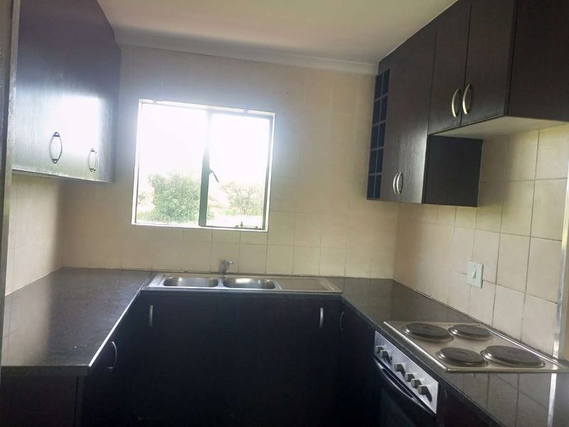 Stunning 2 bedroom 2 bathroom apartment is now for sale in Theresapark. - Photo 4