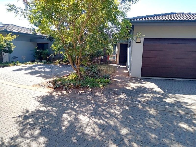 Coastal Estate Townhouse with Garden - Photo 1