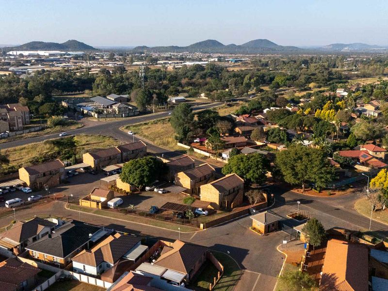 VACANT LAND WITH HALF-BUILT HOUSE FOR SALE IN VILLA CLARINA ESTATE - Photo 8