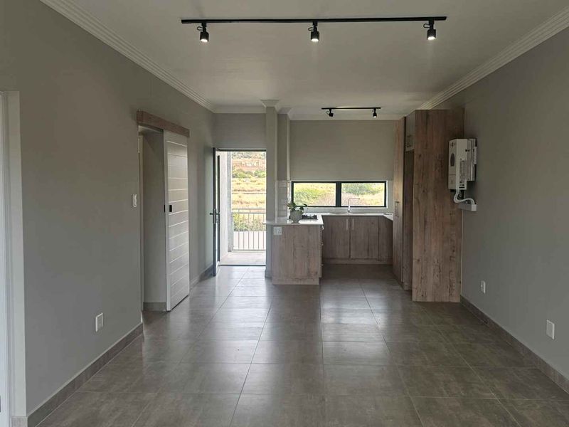 MODERN 2 BEDROOM APARTMENT, HARTENBOS - Photo 4