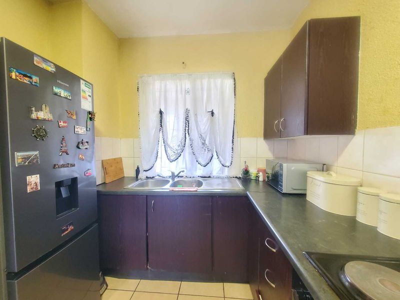 Stunning 1 bedroom ground floor apartment in Willowbrook - Photo 3