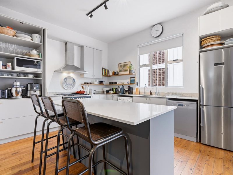 Beautifully Renovated Art Deco Garden Sanctuary in Tamboerskloof - Photo 9