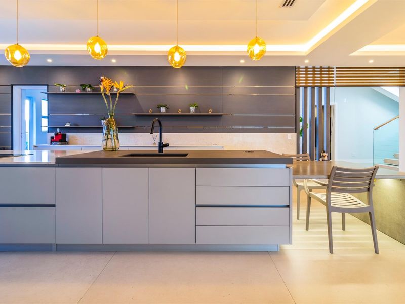 Unveiling Serenity: Luxurious Living at Its Finest in Waterfall Country Estate. - Photo 4